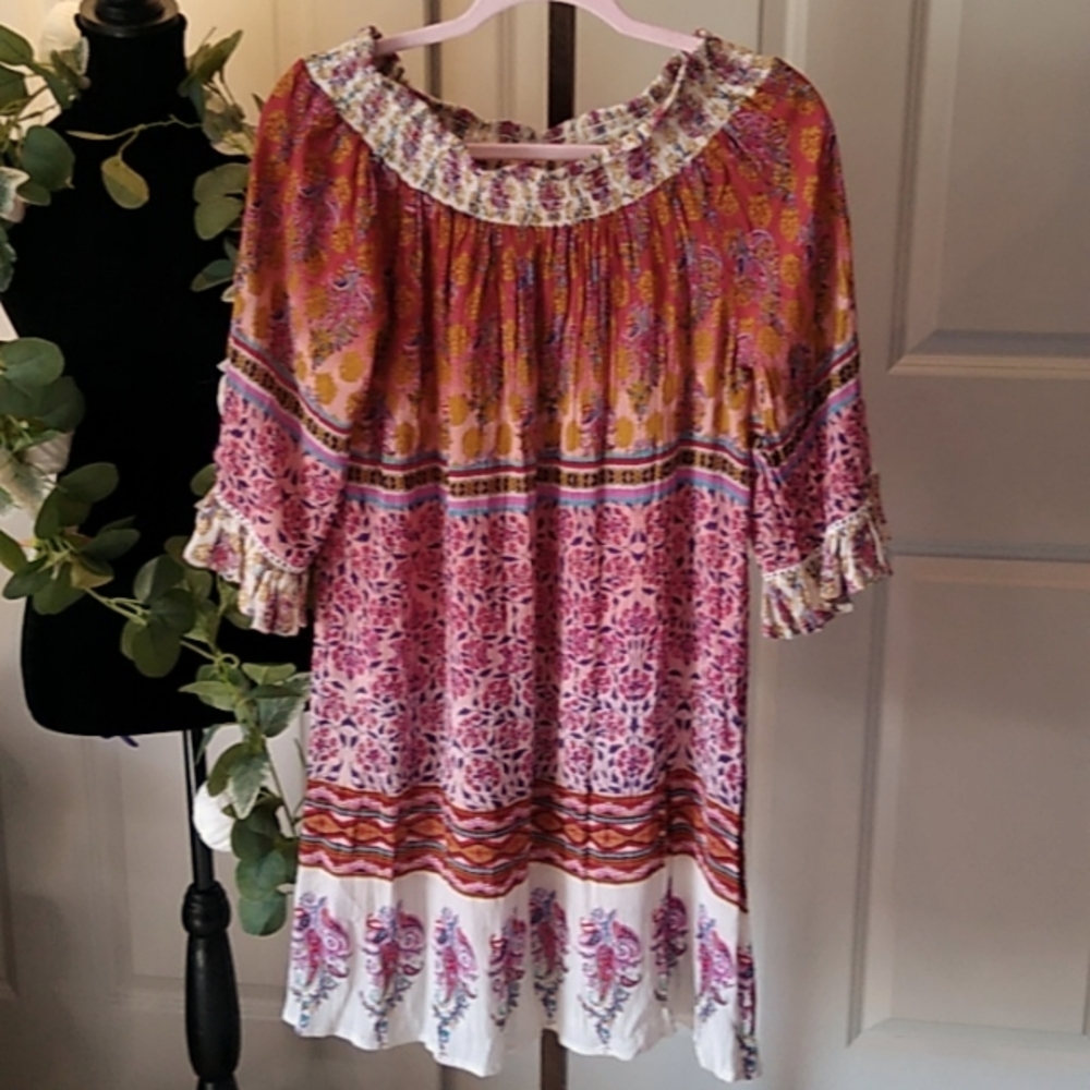 Beautiful Floral Paisley Dress, Lace and Ruffle Details, Size Small, NWT.